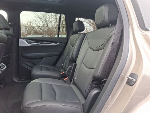 Certified 2022 Cadillac XT6 Premium Luxury w/ Technology Package image 10