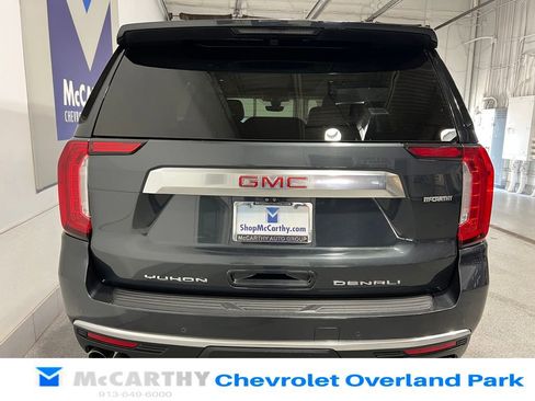 Used 2021 GMC Yukon Denali w/ Denali Premium Package AWD/4WD image 6
