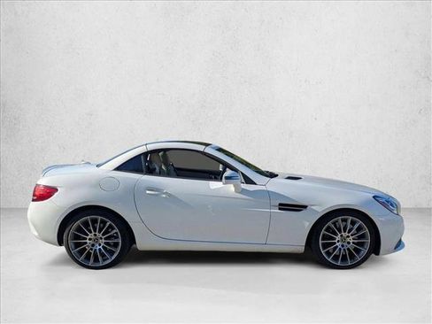 Used 2020 Mercedes-Benz SLC 300 image 3