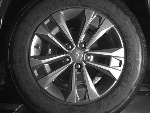 Used 2025 Chevrolet Equinox LT FWD image 11