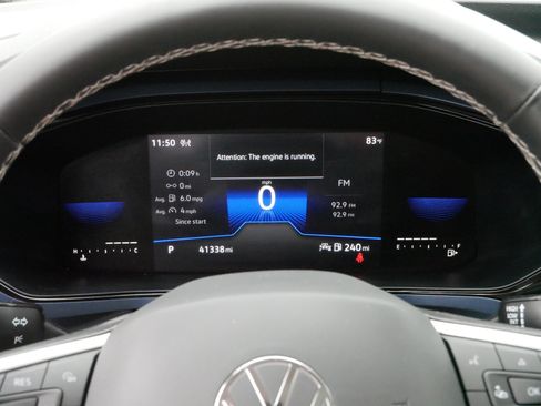 Certified 2022 Volkswagen Taos SE image 21