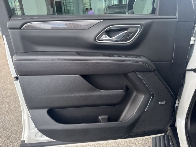 Used 2023 GMC Yukon AT4 w/ AT4 Premium Plus Package AWD/4WD image 9