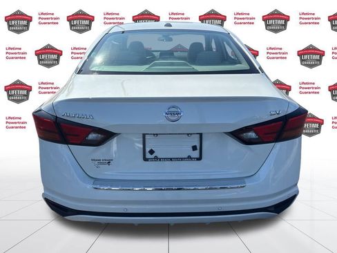Certified 2022 Nissan Altima 2.5 SV image 6