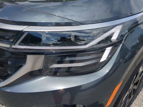 New 2026 Kia Seltos SX image 9