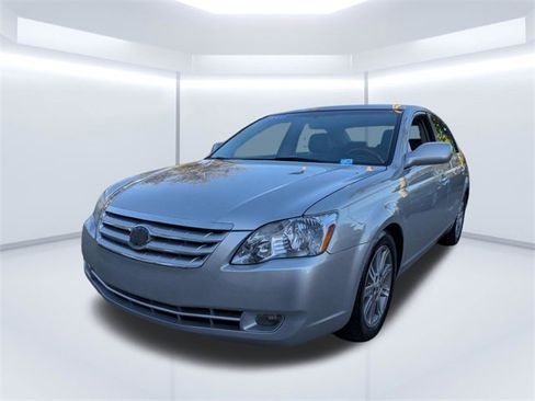 Used 2005 Toyota Avalon Limited image 8