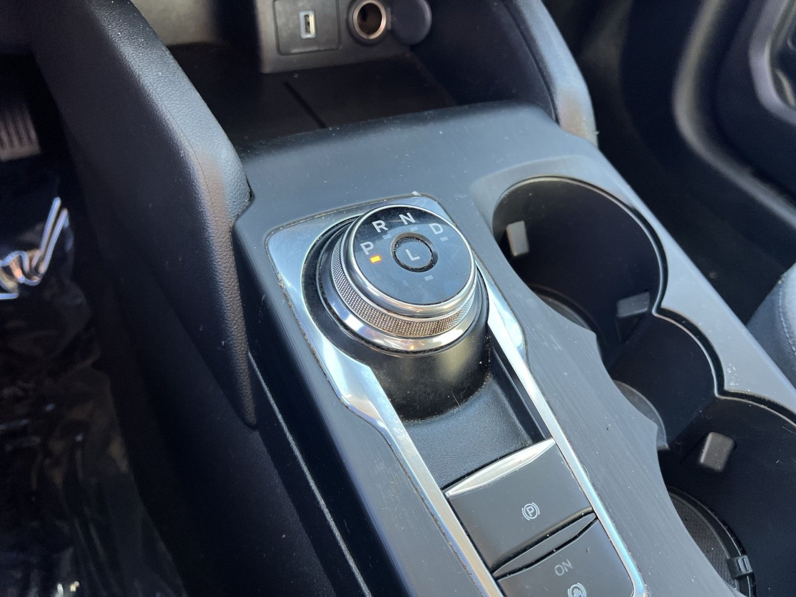 Used 2020 Ford Escape SE FWD image 21