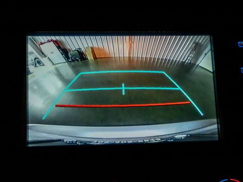 Used 2018 Toyota Camry LE image 9