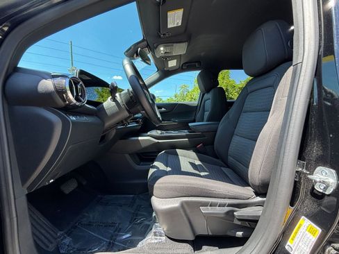 Used 2025 Chevrolet Equinox LT FWD image 23