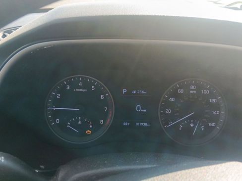 Used 2019 Hyundai Tucson SE image 19