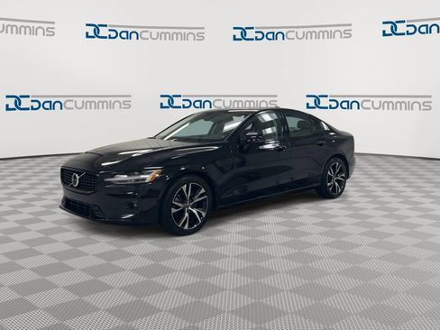 Used 2023 Volvo S60 B5 Plus FWD image 4