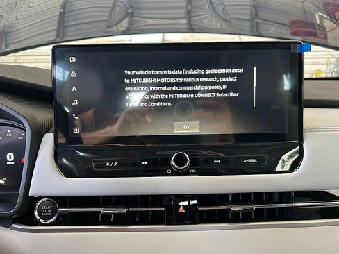 New 2025 Mitsubishi Outlander SE image 21