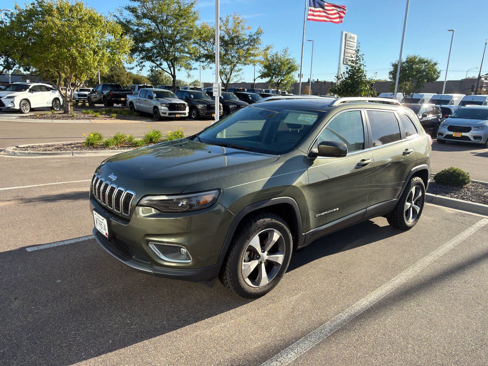 Used 2021 Jeep Cherokee Limited AWD/4WD image 2