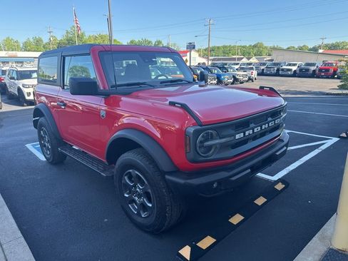 Used 2024 Ford Bronco Big Bend AWD/4WD image 2