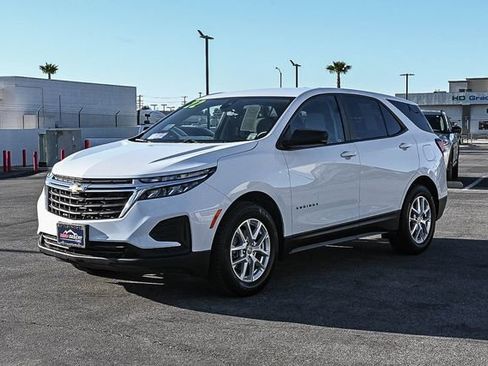 Used 2022 Chevrolet Equinox LS w/ LS Convenience Package FWD image 3