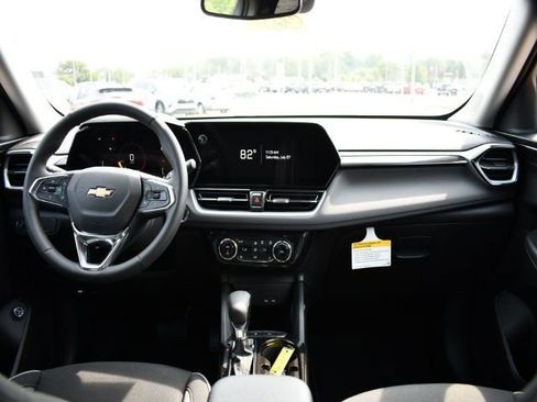 New 2025 Chevrolet TrailBlazer LT w/ Convenience Package image 18