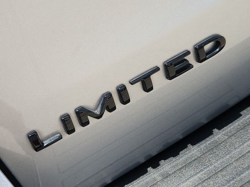 Used 2024 Ford Expedition Limited RWD image 12