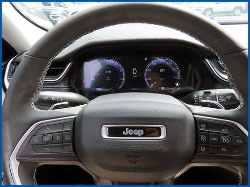 Certified 2023 Jeep Grand Cherokee Limited AWD/4WD image 14