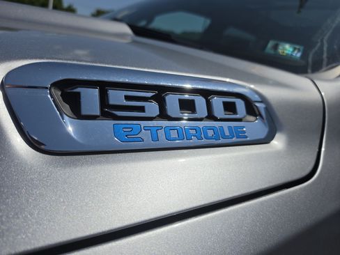 Used 2026 RAM 1500 Laramie AWD/4WD image 11