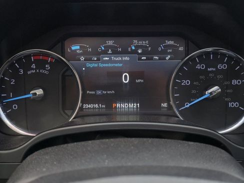 Used 2018 Ford F350 Platinum w/ Platinum Ultimate Package AWD/4WD image 22