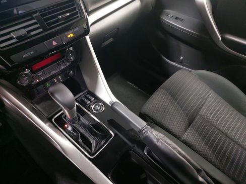 Used 2024 Mitsubishi Eclipse Cross AWD image 24
