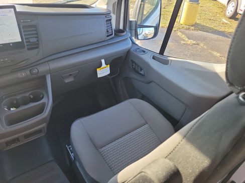 New 2026 Ford Transit 250 148 Medium Roof image 14