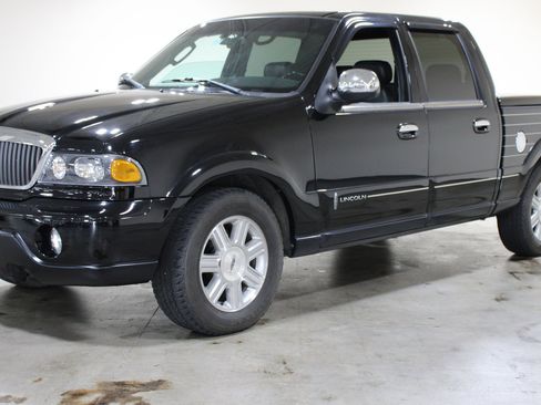 Used 2002 Lincoln Blackwood RWD image 21