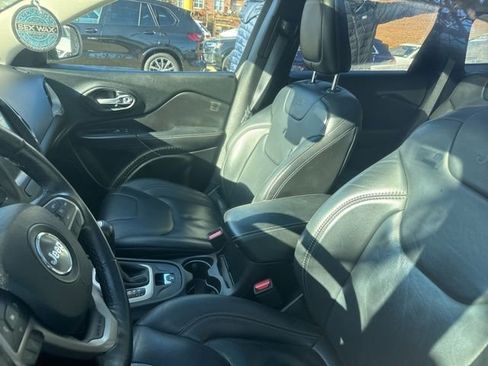 Used 2016 Jeep Cherokee Limited image 6