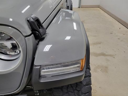 Used 2022 Jeep Wrangler Unlimited Sahara w/ LED Lighting Group AWD/4WD image 37
