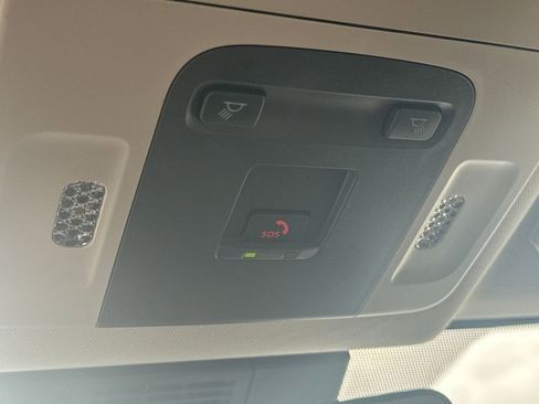 Used 2025 Toyota Camry LE w/ Convenience Package image 29