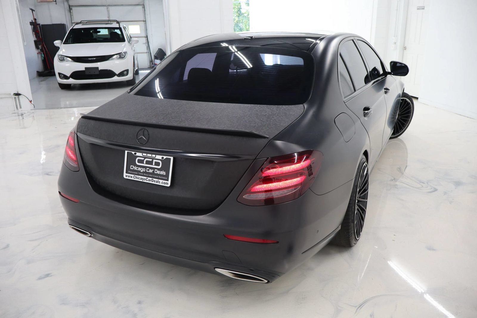 Used 2017 Mercedes-Benz E 300 4MATIC image 8