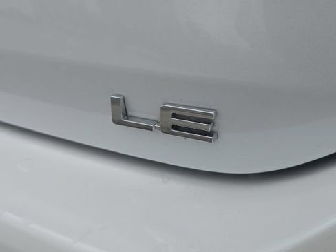 Used 2023 Toyota Highlander LE FWD image 10