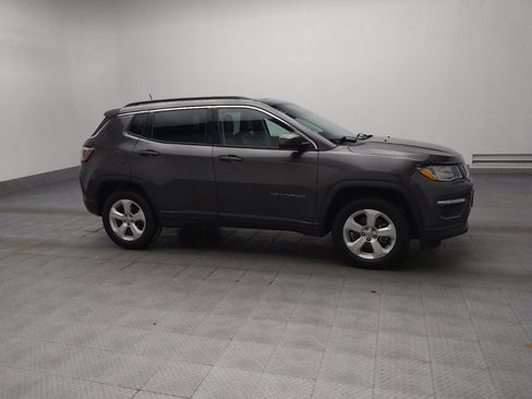 Used 2018 Jeep Compass Latitude w/ Popular Equipment Group AWD/4WD image 11