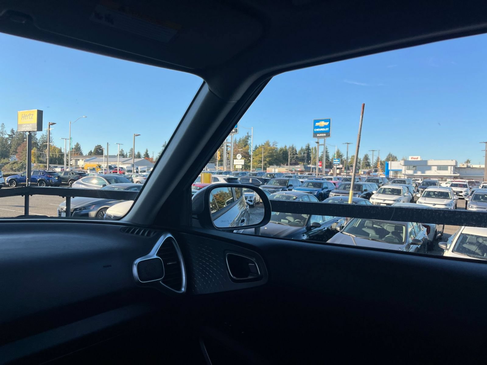 Used 2025 Kia Soul LX w/ LX Technology Package FWD image 34