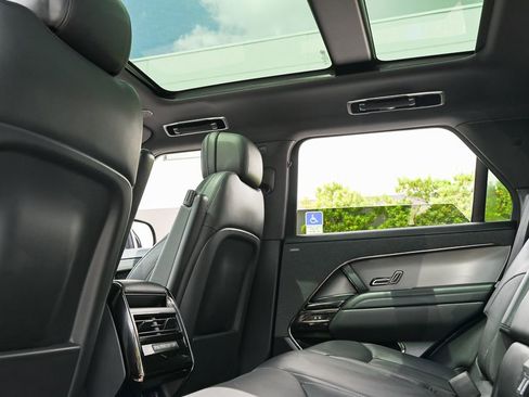 Used 2023 Land Rover Range Rover Sport SE Dynamic AWD/4WD image 15