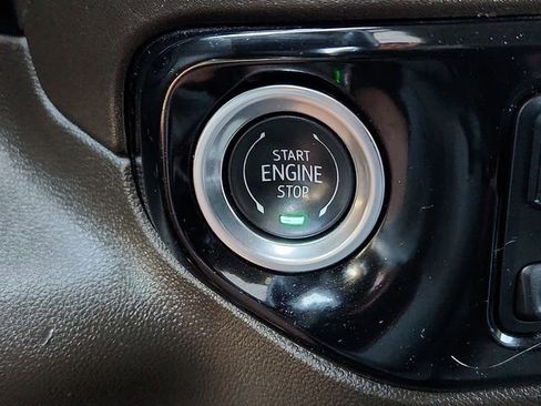 Used 2025 GMC Sierra 1500 SLT RWD image 20