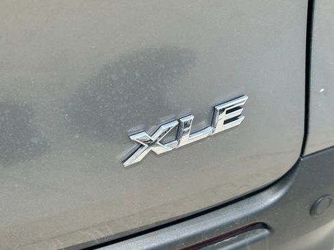 Used 2026 Toyota Sienna XLE FWD image 14