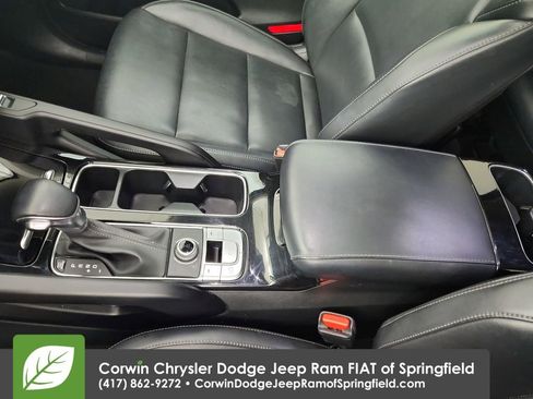 Used 2025 Kia Telluride S AWD/4WD image 28
