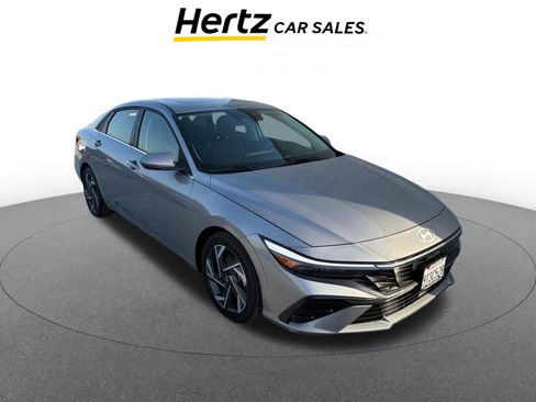 Used 2025 Hyundai Elantra Limited image 1