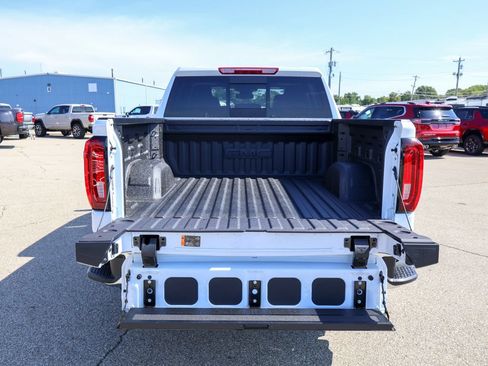 New 2026 GMC Sierra 1500 SLT w/ SLT Premium Plus Package AWD/4WD image 5