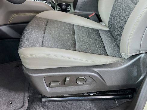 Used 2024 Chevrolet Colorado ZR2 w/ Technology Package AWD/4WD image 19