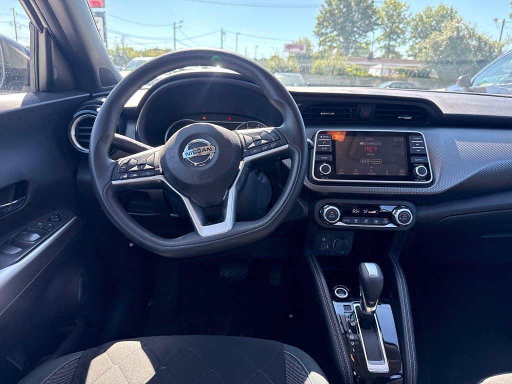 Used 2020 Nissan Kicks SV FWD image 17