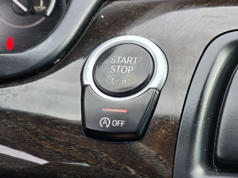 Used 2016 BMW 528i Sedan w/ Driver Assistance Package image 31