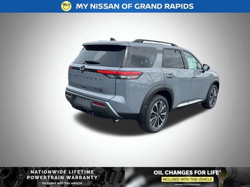 New 2026 Nissan Pathfinder Platinum image 5