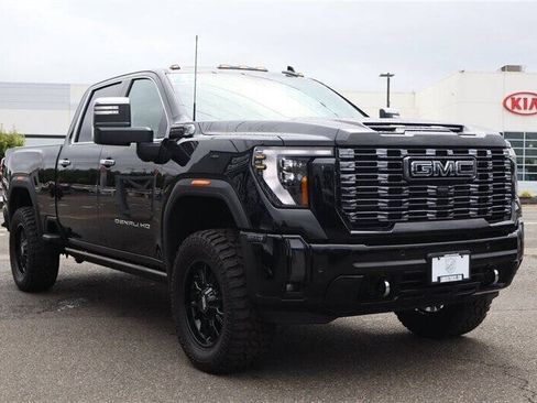 Used 2025 GMC Sierra 3500 Denali Ultimate AWD/4WD image 8