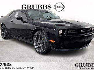 Used 2023 Dodge Challenger SXT video 1