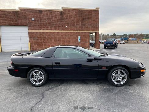 Used 2002 Chevrolet Camaro Z28 w/ SS Performance/Appearance Pkg RWD image 6