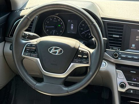 Used 2017 Hyundai Elantra SE w/ SE A/T Tech Package 03 FWD image 12