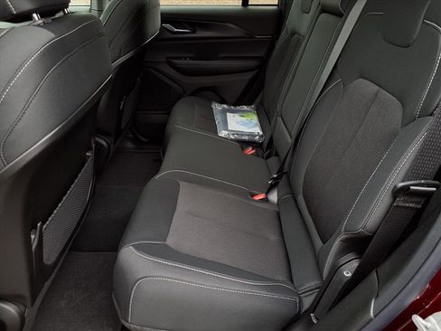 New 2025 Jeep Grand Cherokee Laredo X image 8