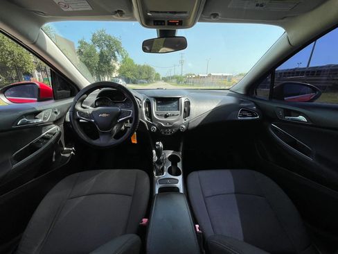 Used 2018 Chevrolet Cruze LT FWD image 12