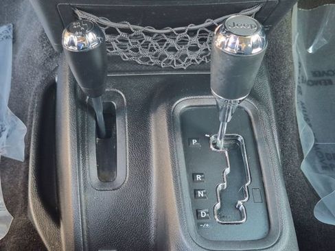 Used 2013 Jeep Wrangler Sport AWD/4WD image 11